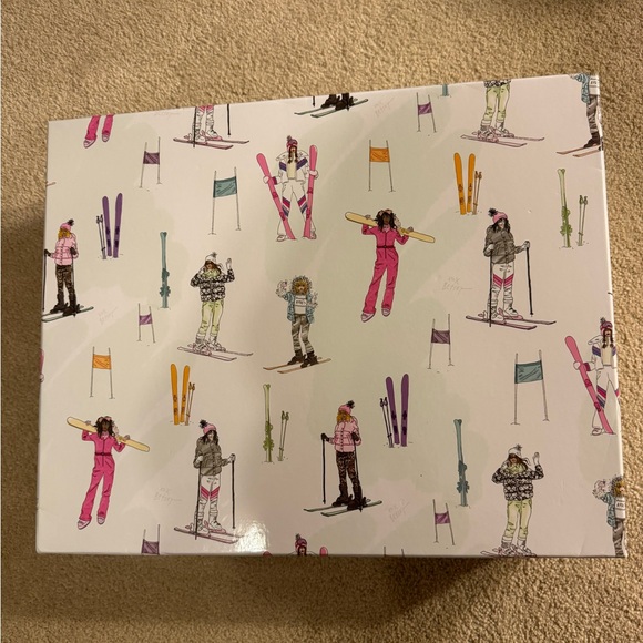 Betsey Johnson 4 piece Gift Set, (Crossbody Bag, Strap, Hat & Key Chain) NWT - Picture 13 of 13